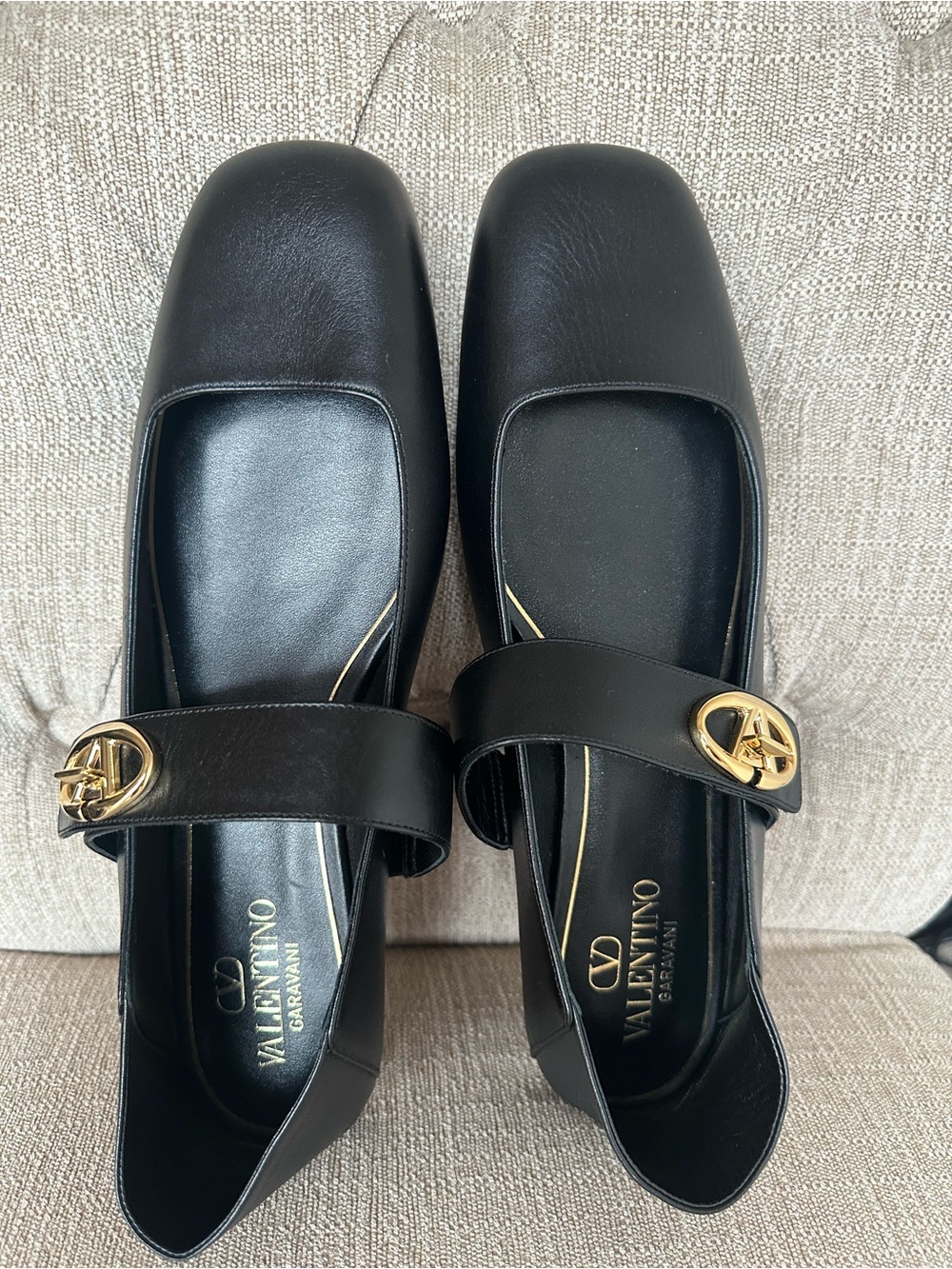 Valentino Garavani Black Leather Logo Insole Flats - Picture 3 of 6
